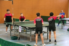 Kian, Linus, Paul und Johnny beim Einspielen vor dem Turnier