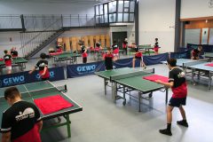 Spielübungen mit verdeckter Tischhälfte